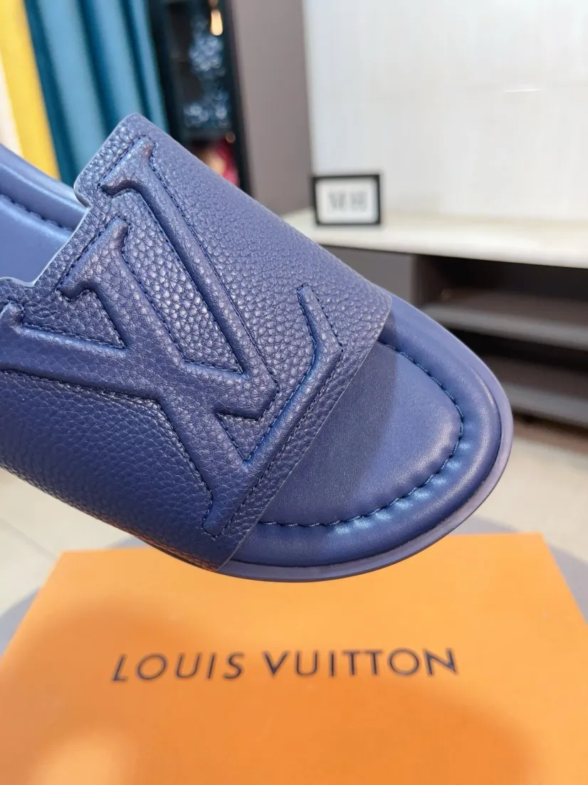 Men's shoes 💰300🌸🌸LV Ordinary men's spring and summer slippers, uppers imported from Italy, cowhide fabric, logo graphics, high-quality craftsmanship, soles: original soles specially provided by the original factory, exclusive movable molded soles super comfortable, original factory single goods, 🔍🔍high quality, you can enter and exit the counter at will, welcome to compare, size 38-45